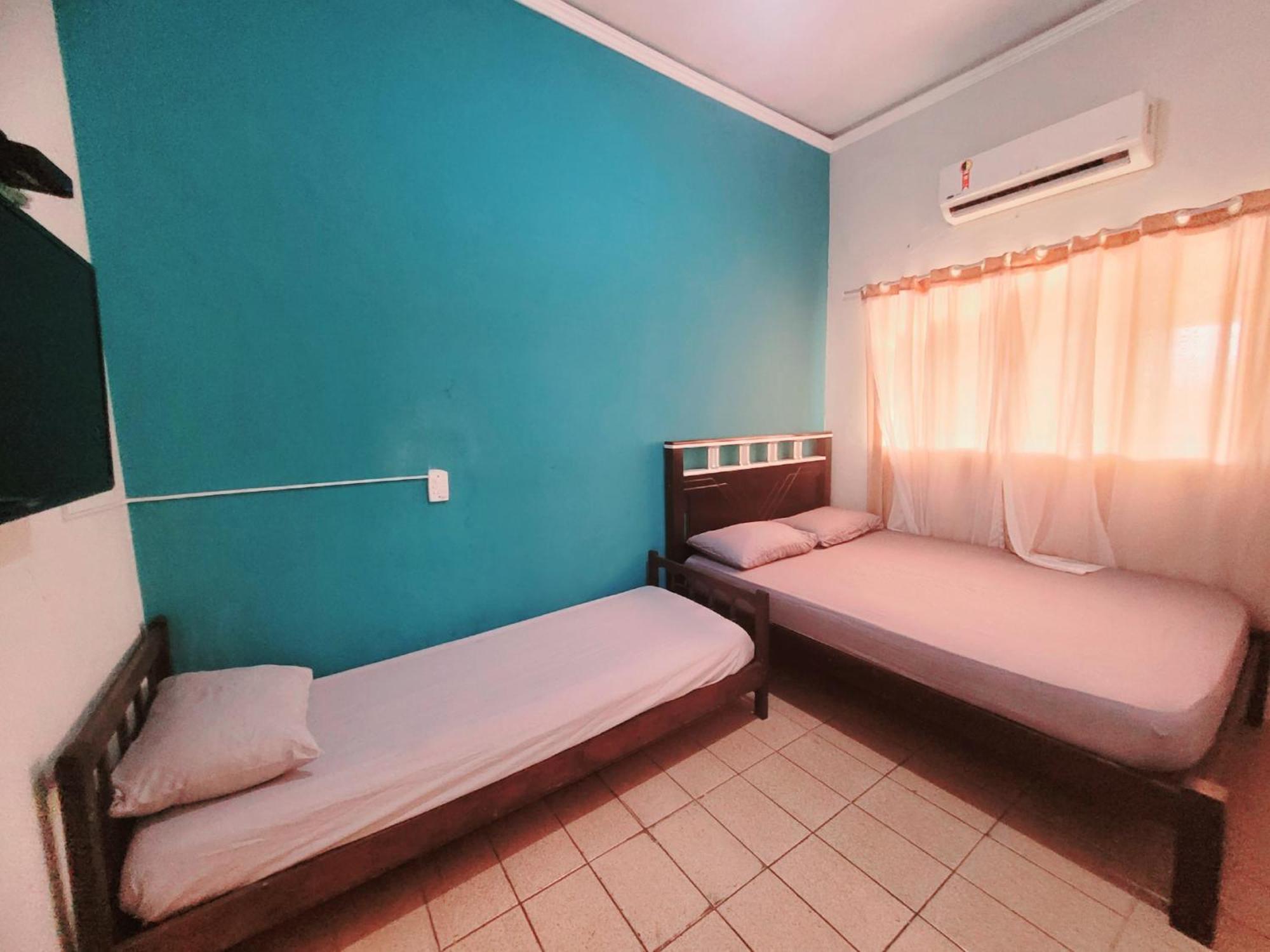 Hostel Sion - Apartamentos อิตันญาเอม ภายนอก รูปภาพ